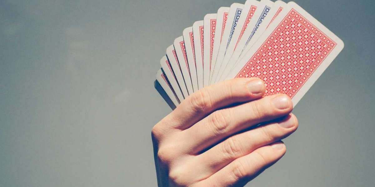 The Evolution of Responsible Gambling Initiatives in Online Casinos by 2025: Assessing the Impact of Player Education, B